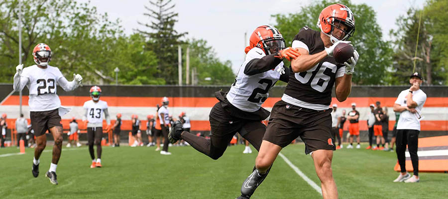 NFL 2022 Cleveland Browns Win/Loss Odds Analysis and Betting Prediction