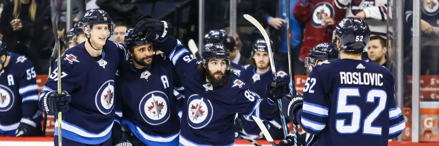 The NHL Spread is favoring the Jets against the Predators.