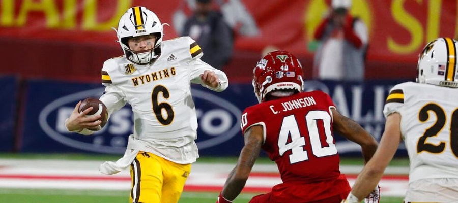 2023 College Football Betting: Wyoming vs #4 Texas Game Lines