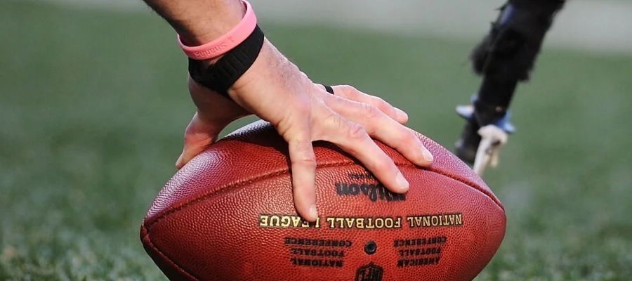 How Moneyline Betting Works in the NFL Season