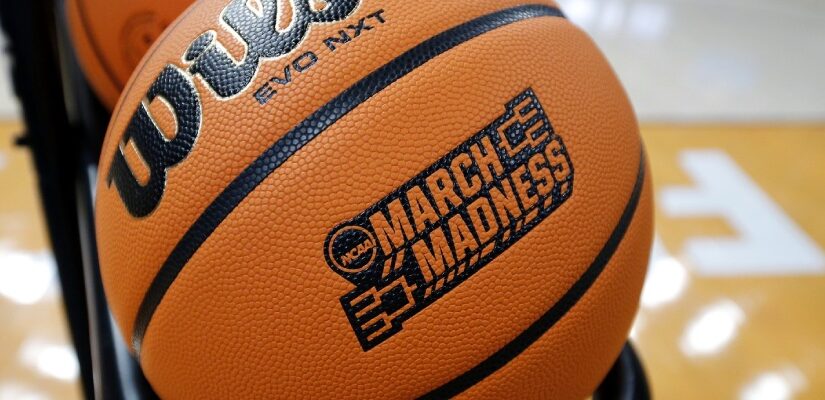 Look at the Best March Madness Bet Today! Arkansas vs Kansas Odds, Prediction - First Round