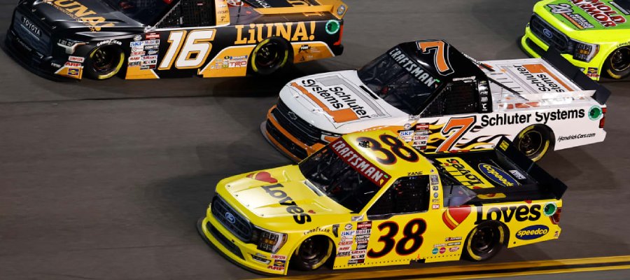 NASCAR Truck Series: Pinty’s Truck Race on Dirt Odds, Analysis & Prediction