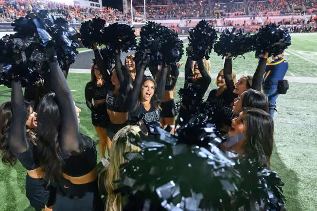 Oregon State Beavers Cheerleaders