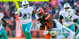 Sunday Night Football Picks: Dolphins vs. Browns Spreads, Odds, Predictions in Week 17