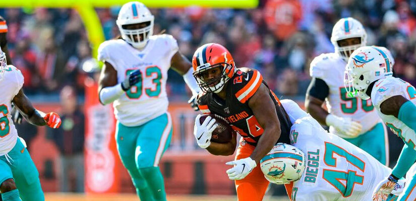 Sunday Night Football Picks: Dolphins vs. Browns Spreads, Odds, Predictions in Week 17